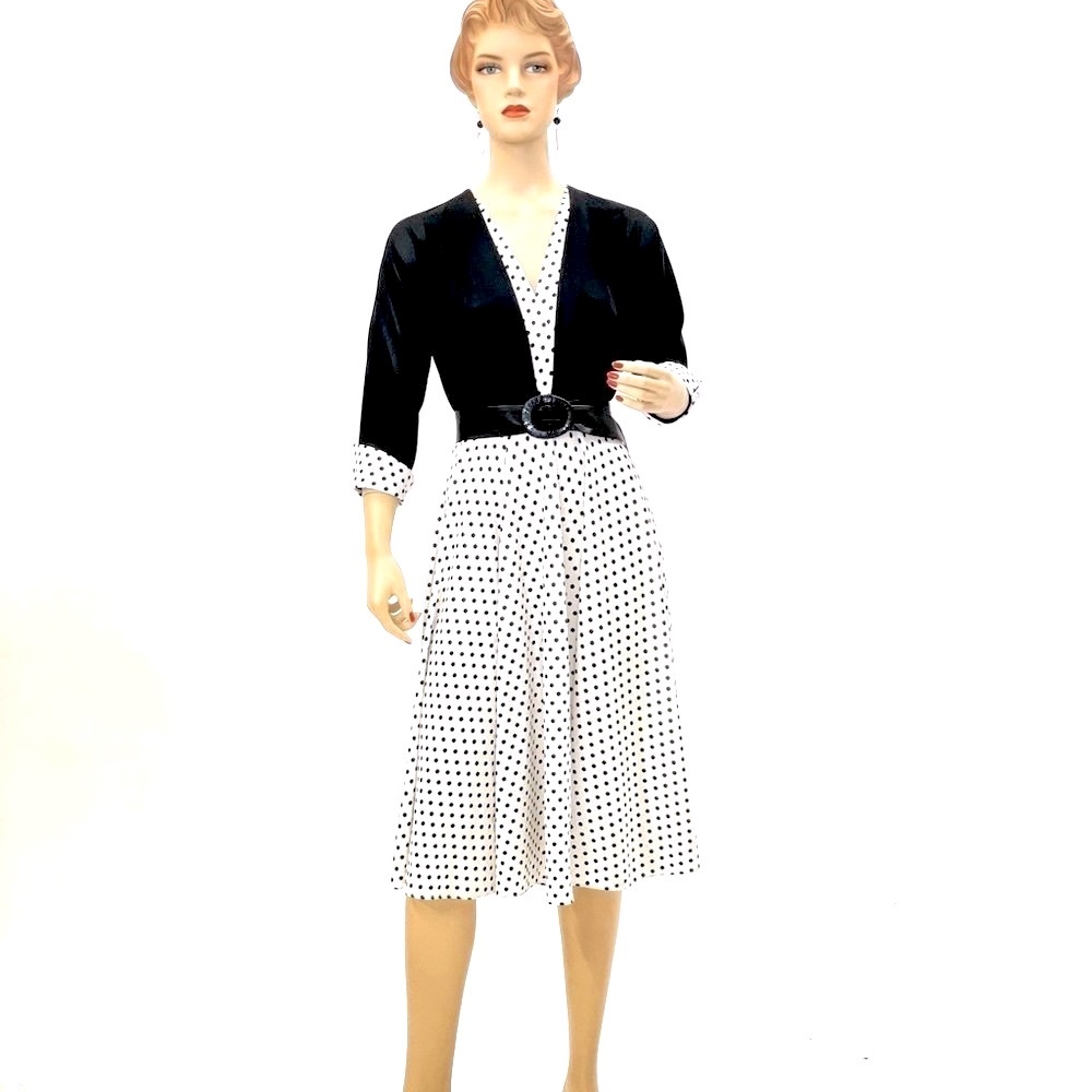 🎀Fabulous vintage polka dot dress by Solo🎀